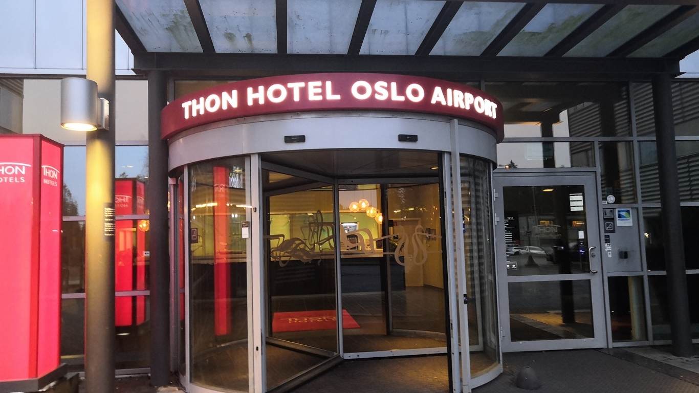 Bilde av inngangsparti hotell